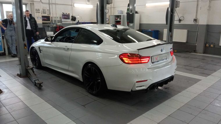 BMW M4 2016 года, 110 164 км - вид 3