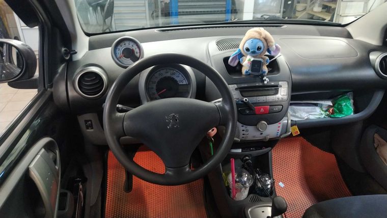 Peugeot 107 2011 года, 235 704 км - вид 5
