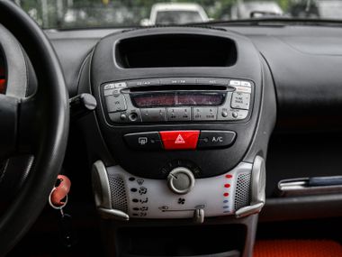 Peugeot 107 2011 года, 235 704 км - вид 7