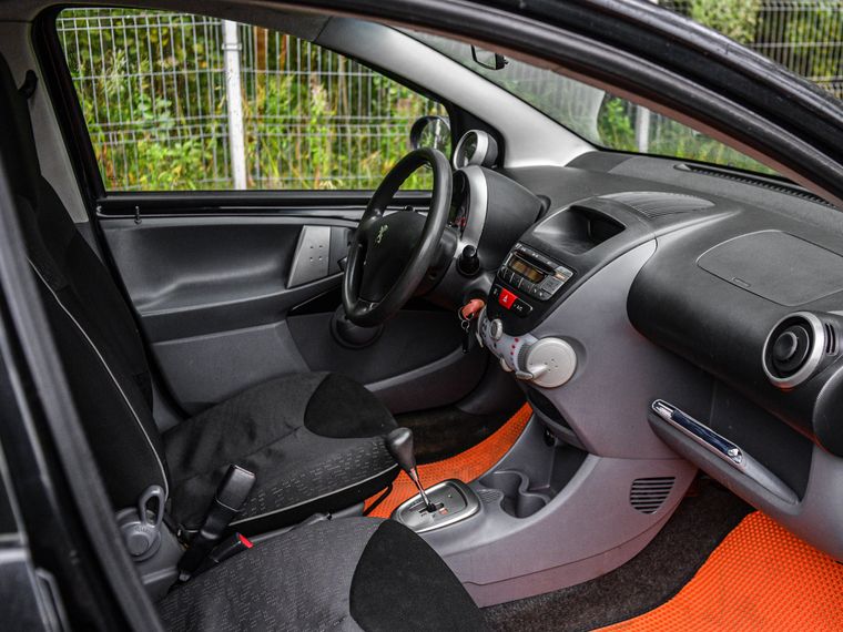 Peugeot 107 2011 года, 235 704 км - вид 11