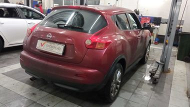Nissan Juke 2011 года, 190 000 км - вид 3