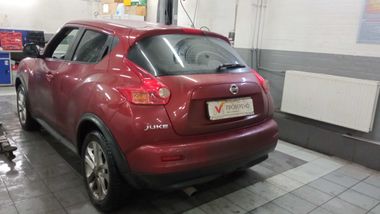 Nissan Juke 2011 года, 190 000 км - вид 4