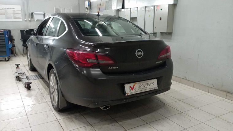 Opel Astra 2013 года, 236 232 км - вид 4