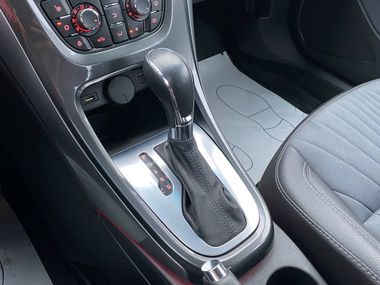 Opel Astra 2013 года, 236 232 км - вид 13