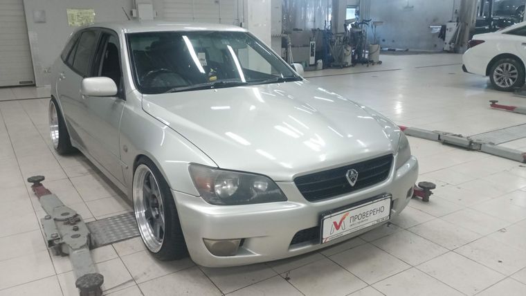 Toyota Altezza 2001 года, 444 844 км - вид 3