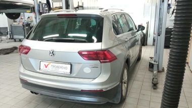 Volkswagen Tiguan 2017 года, 153 111 км - вид 3