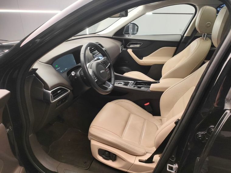 Jaguar F-Pace 2018 года, 53 761 км - вид 10