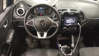 Renault Kaptur 2021 года, 76 599 км - вид 5