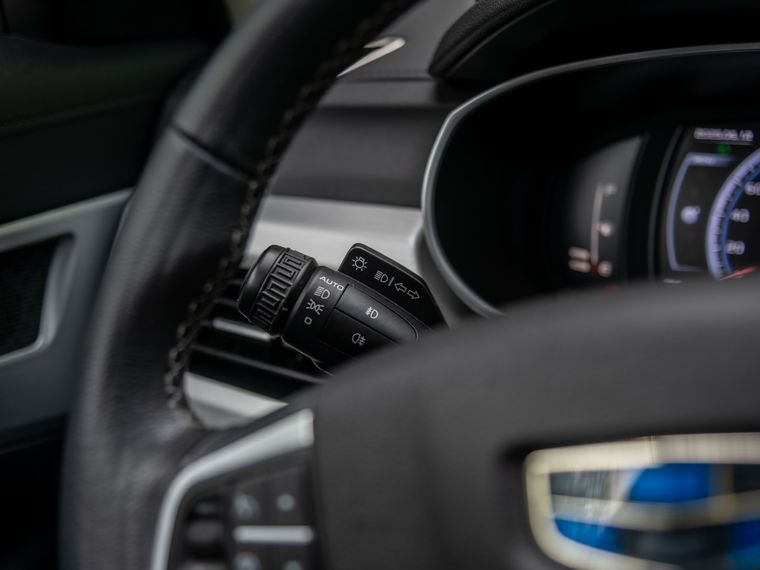 Geely Atlas 2021 года, 61 801 км - вид 6