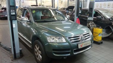 Volkswagen Touareg 2005 года, 221 913 км - вид 3