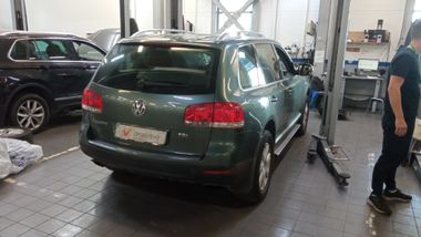 Volkswagen Touareg 2005 года, 221 913 км - вид 5