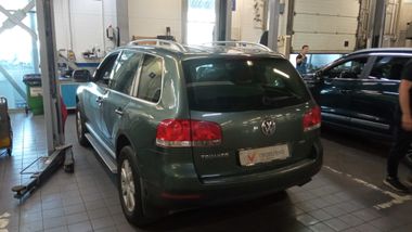 Volkswagen Touareg 2005 года, 221 913 км - вид 4