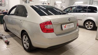 Skoda Rapid 2014 года, 130 669 км - вид 5