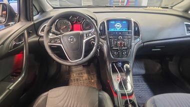 Opel Astra 2013 года, 253 132 км - вид 4