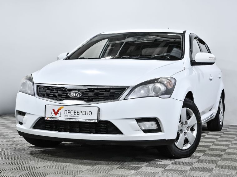 Кия сид рестайлинг 2011. Toyota corolla fielder 2011. аренда авто благовещенск. аренда машины благовещенск.