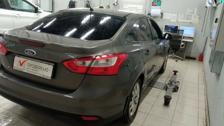 Ford Focus 2012 года, 240 287 км - вид 3