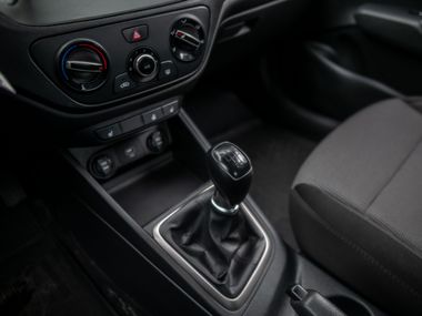 Hyundai Solaris 2019 года, 133 739 км - вид 7