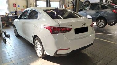 Hyundai Solaris 2018 года, 299 000 км - вид 4