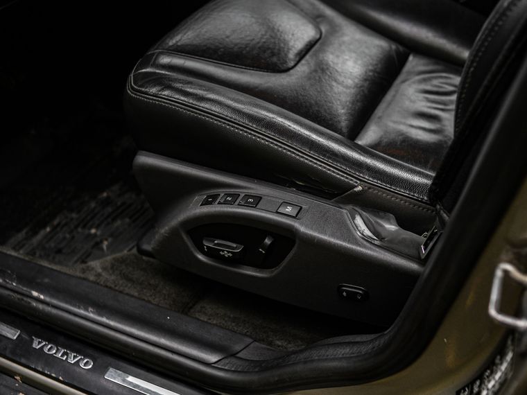 Volvo XC60 2015 года, 190 000 км - вид 12