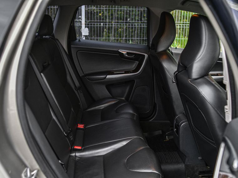 Volvo XC60 2015 года, 190 000 км - вид 13