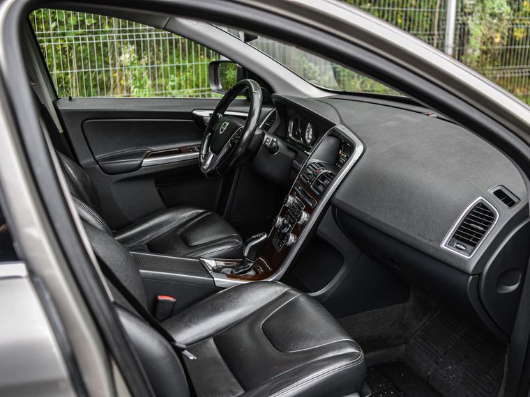 Volvo XC60 2015 года, 190 000 км - вид 14