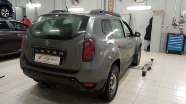 Renault Duster 2020 года, 92 659 км - вид 3