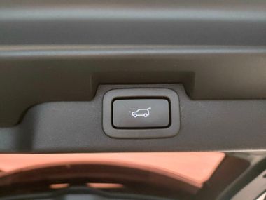 Land Rover Discovery 2017 года, 178 518 км - вид 23
