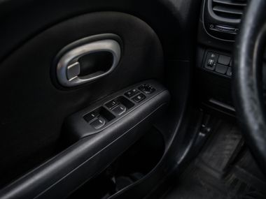 Kia Soul 2014 года, 230 000 км - вид 9