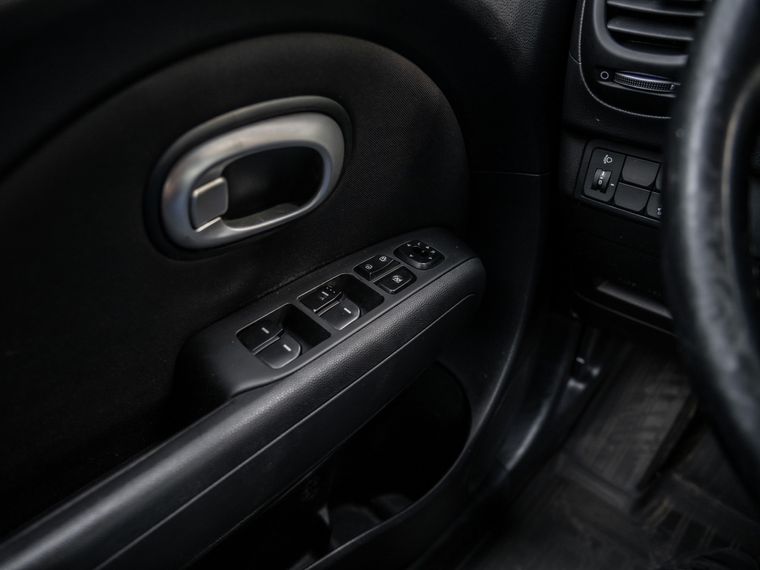 Kia Soul 2014 года, 230 000 км - вид 9