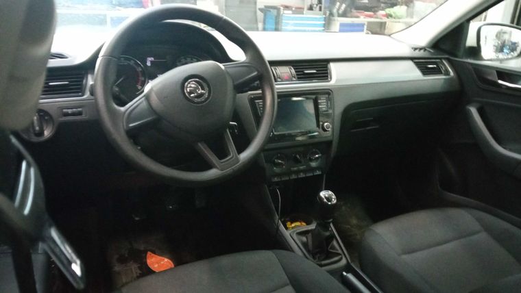 Skoda Rapid 2017 года, 224 500 км - вид 5