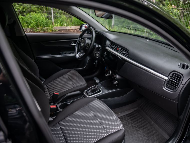 KIA Rio 2020 года, 66 845 км - вид 14