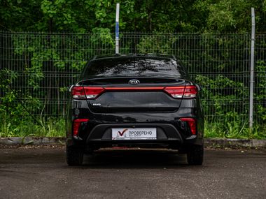 KIA Rio 2020 года, 66 845 км - вид 4