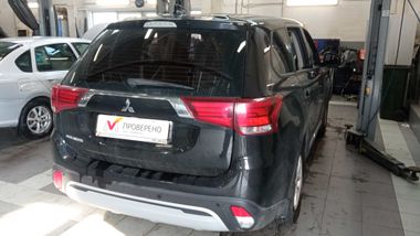 Mitsubishi Outlander 2021 года, 97 793 км - вид 3