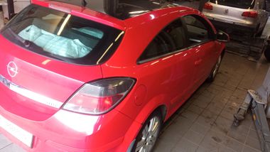 Opel Astra Gtc 2010 года, 204 969 км - вид 3