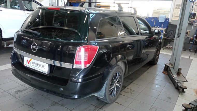 Opel Astra 2011 года, 222 250 км - вид 4