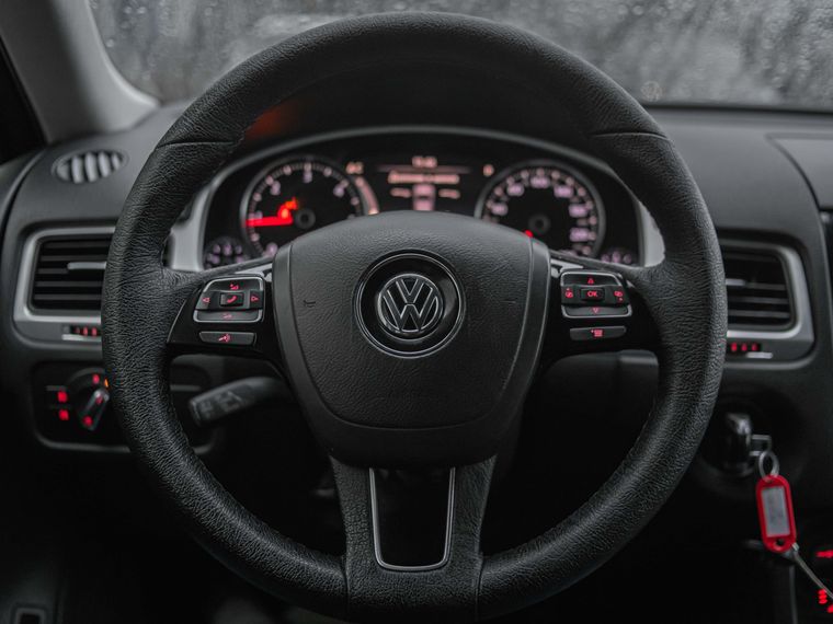 Volkswagen Touareg 2010 года, 473 000 км - вид 6