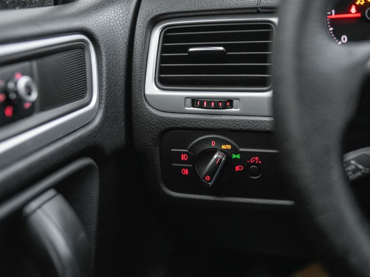 Volkswagen Touareg 2010 года, 473 000 км - вид 12