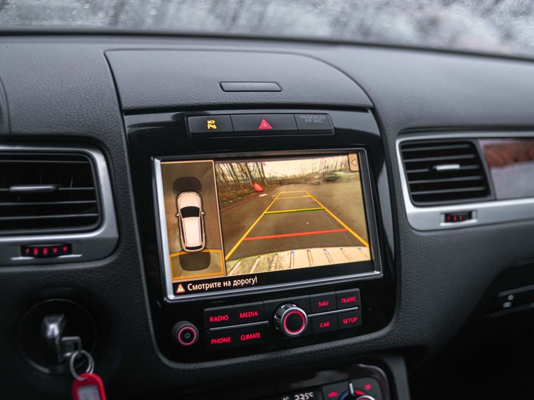 Volkswagen Touareg 2010 года, 473 000 км - вид 8