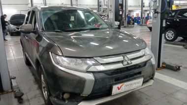 Mitsubishi Outlander 2018 года, 323 956 км - вид 3