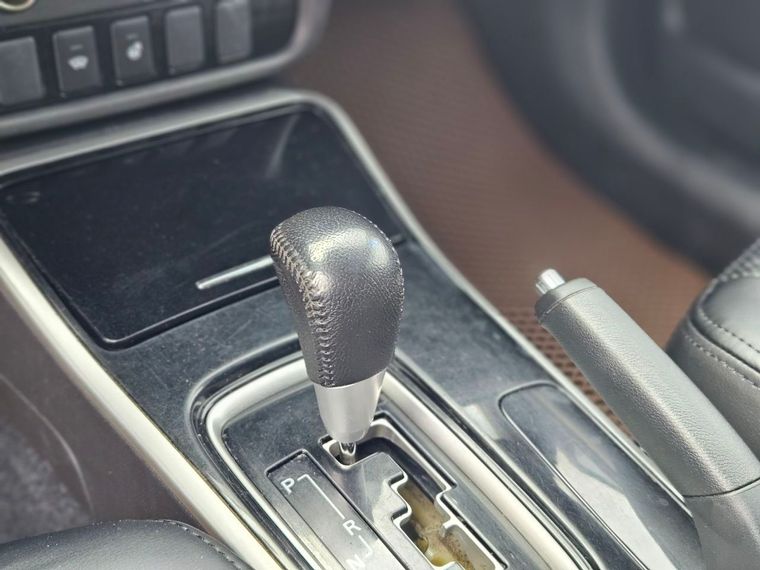 Mitsubishi Outlander 2018 года, 323 956 км - вид 11 Mitsubishi Outlander 2018 года, 323 956 км - вид 11