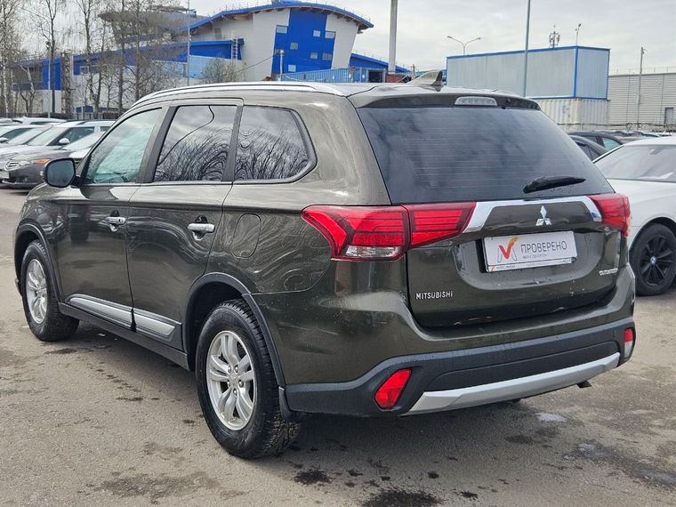 Mitsubishi Outlander 2018 года, 323 956 км - вид 6 Mitsubishi Outlander 2018 года, 323 956 км - вид 6