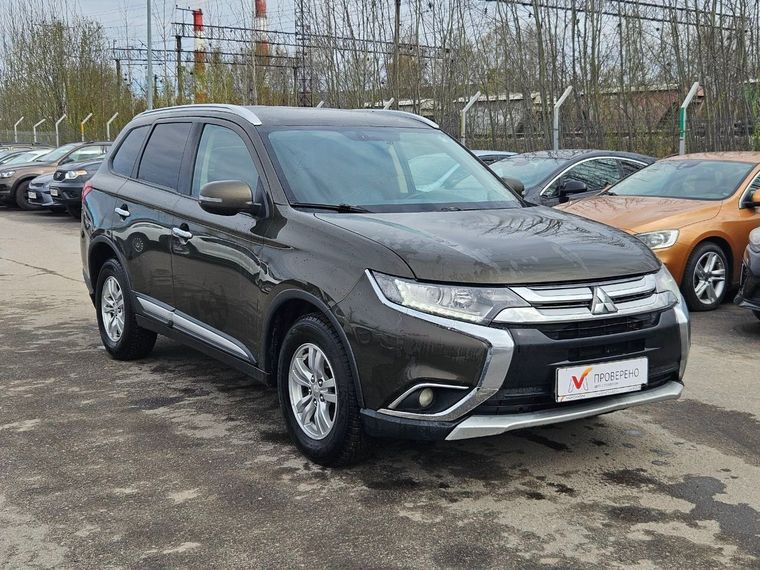 Mitsubishi Outlander 2018 года, 323 956 км - вид 3 Mitsubishi Outlander 2018 года, 323 956 км - вид 3