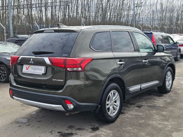 Mitsubishi Outlander 2018 года, 323 956 км - вид 4 Mitsubishi Outlander 2018 года, 323 956 км - вид 4