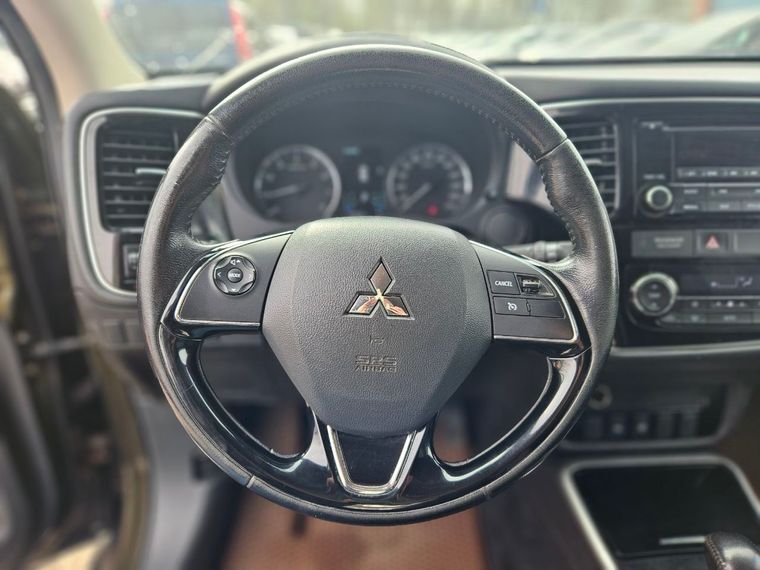 Mitsubishi Outlander 2018 года, 323 956 км - вид 9 Mitsubishi Outlander 2018 года, 323 956 км - вид 9