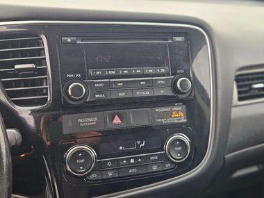 Mitsubishi Outlander 2018 года, 323 956 км - вид 10
