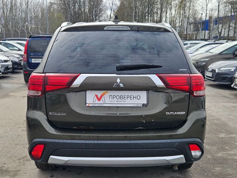 Mitsubishi Outlander 2018 года, 323 956 км - вид 5 Mitsubishi Outlander 2018 года, 323 956 км - вид 5