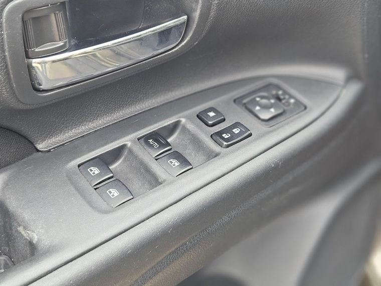 Mitsubishi Outlander 2018 года, 323 956 км - вид 12 Mitsubishi Outlander 2018 года, 323 956 км - вид 12