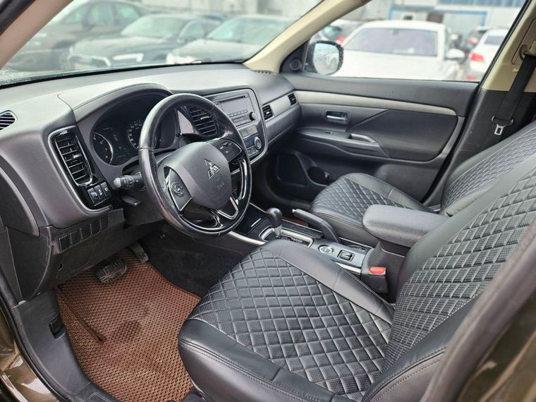 Mitsubishi Outlander 2018 года, 323 956 км - вид 13 Mitsubishi Outlander 2018 года, 323 956 км - вид 13