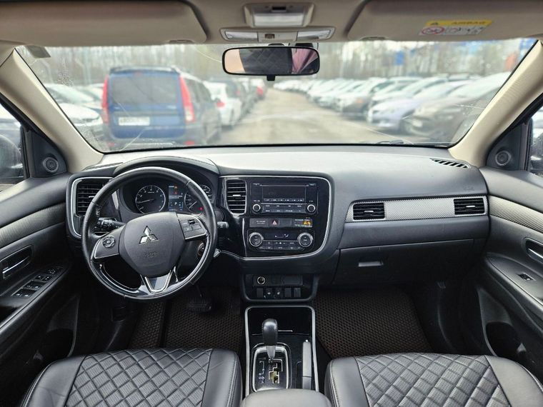 Mitsubishi Outlander 2018 года, 323 956 км - вид 7 Mitsubishi Outlander 2018 года, 323 956 км - вид 7