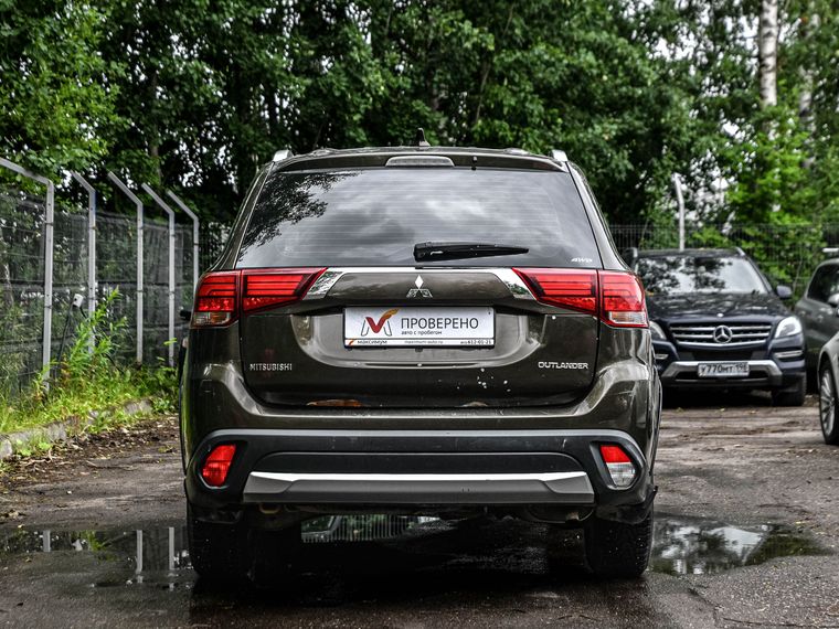 Mitsubishi Outlander 2018 года, 323 956 км - вид 4
